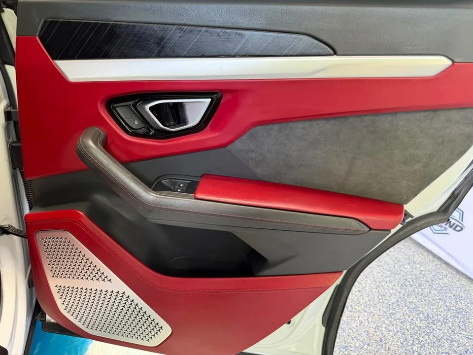 2020 Lamborghini Urus - Image 24 of 31