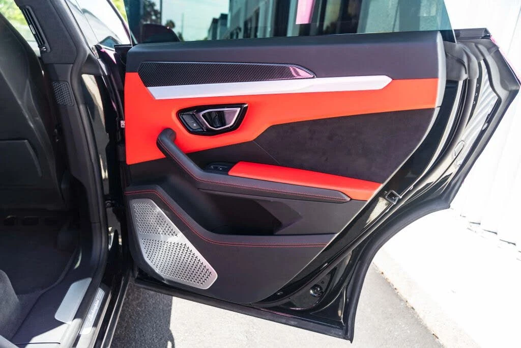 2020 Lamborghini Urus - Image 25 of 31