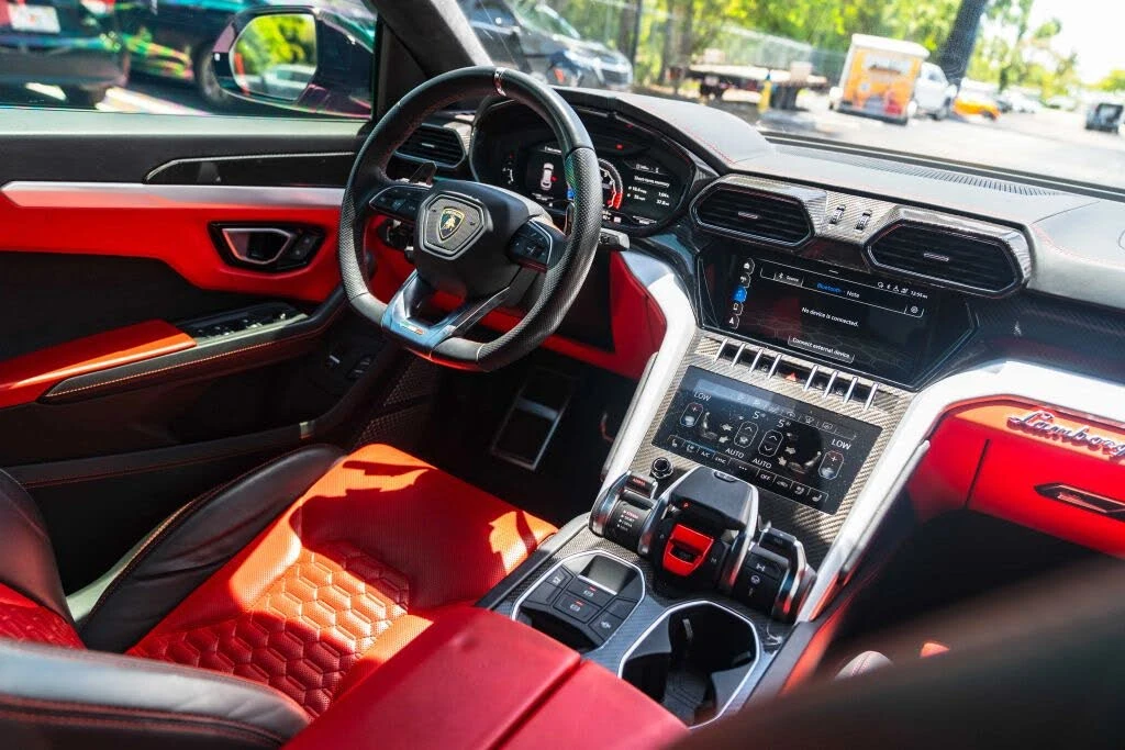 2020 Lamborghini Urus - Image 29 of 31