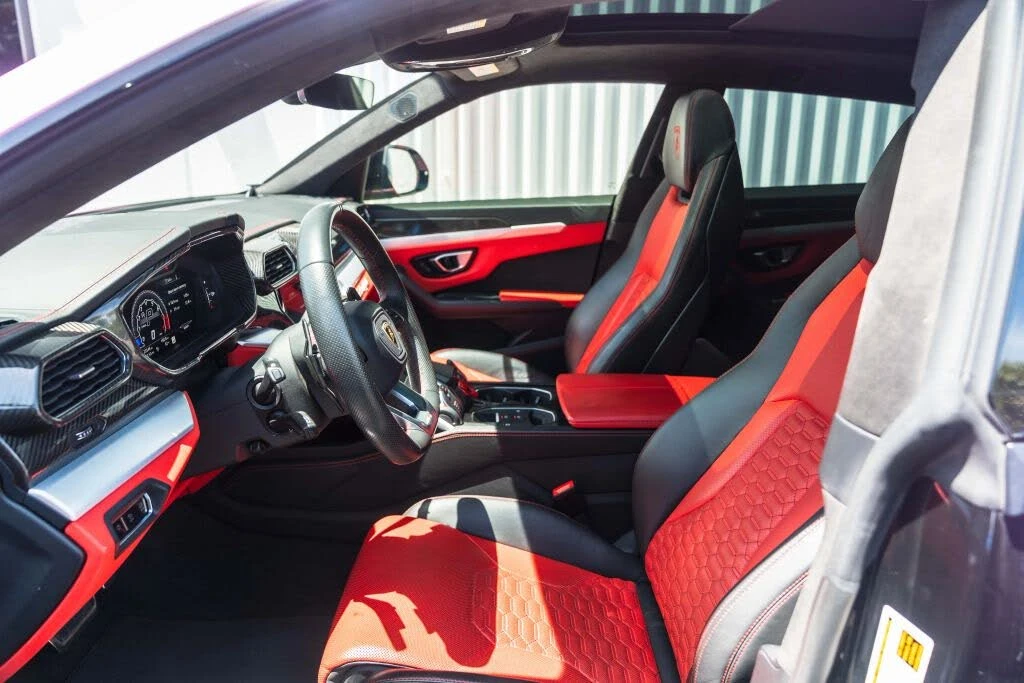 2020 Lamborghini Urus - Image 30 of 31