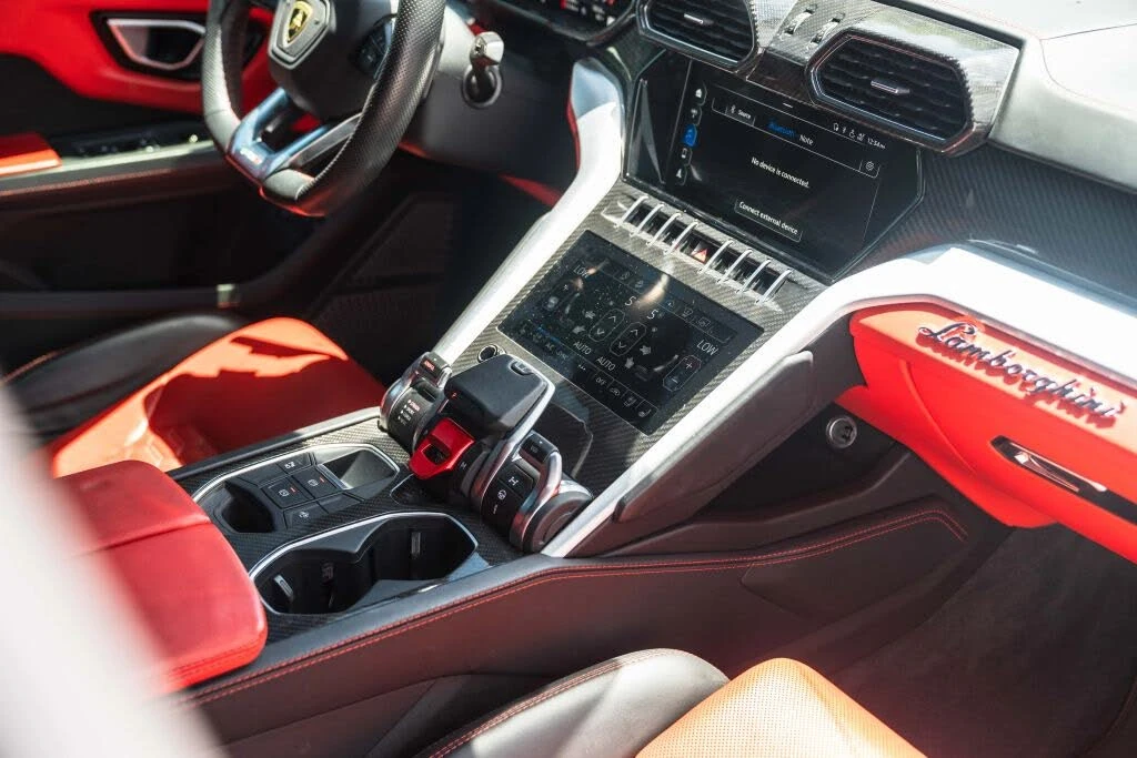 2020 Lamborghini Urus - Image 16 of 31