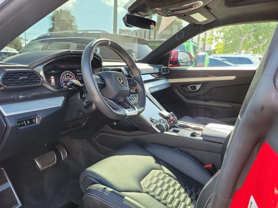 2020 Lamborghini Urus - Image 14 of 28