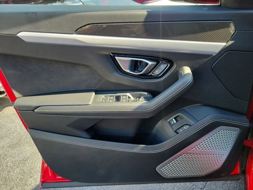 2020 Lamborghini Urus - Image 17 of 28