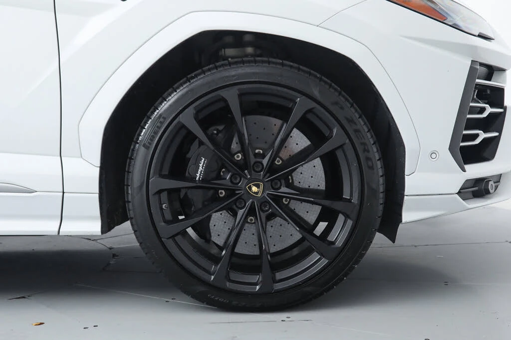 2020 Lamborghini Urus - Image 30 of 31