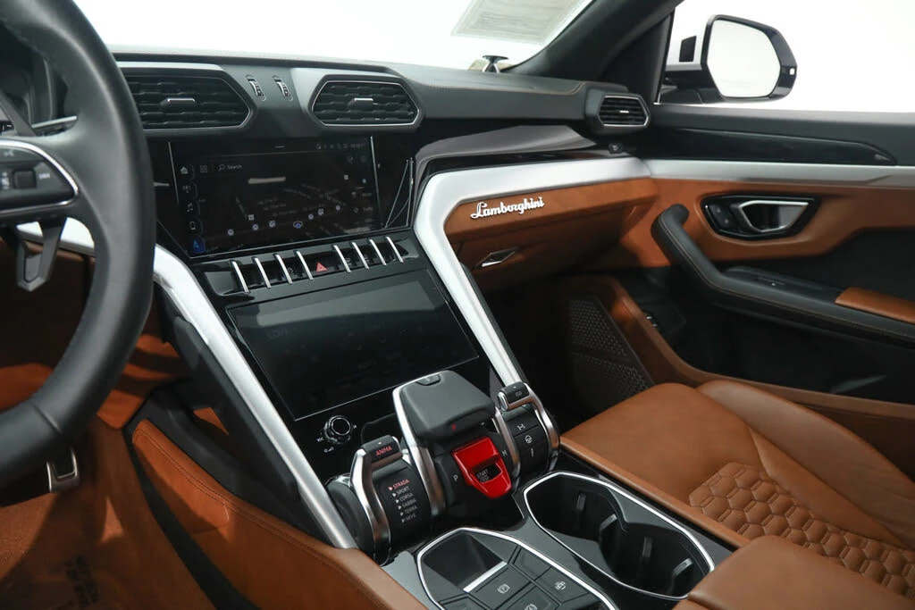 2020 Lamborghini Urus - Image 26 of 31