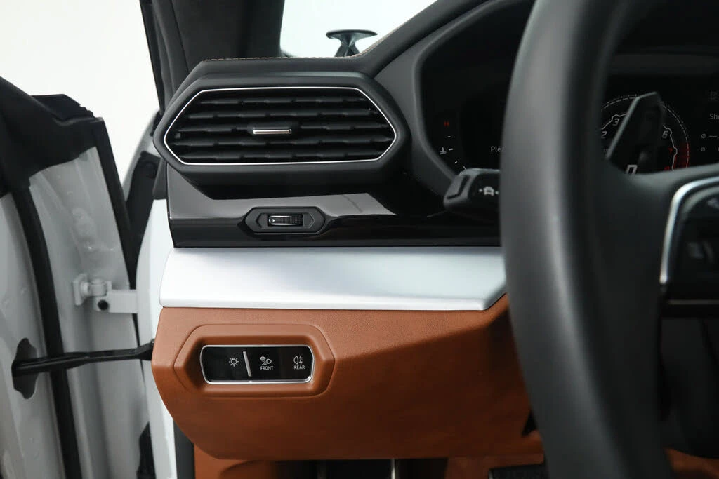 2020 Lamborghini Urus - Image 21 of 31