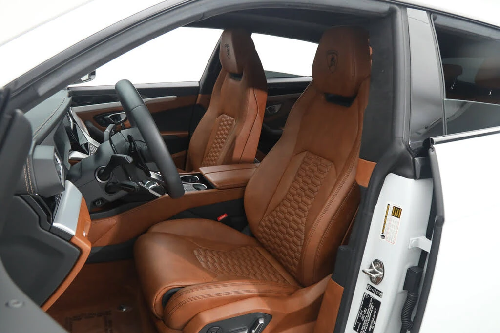2020 Lamborghini Urus - Image 17 of 31