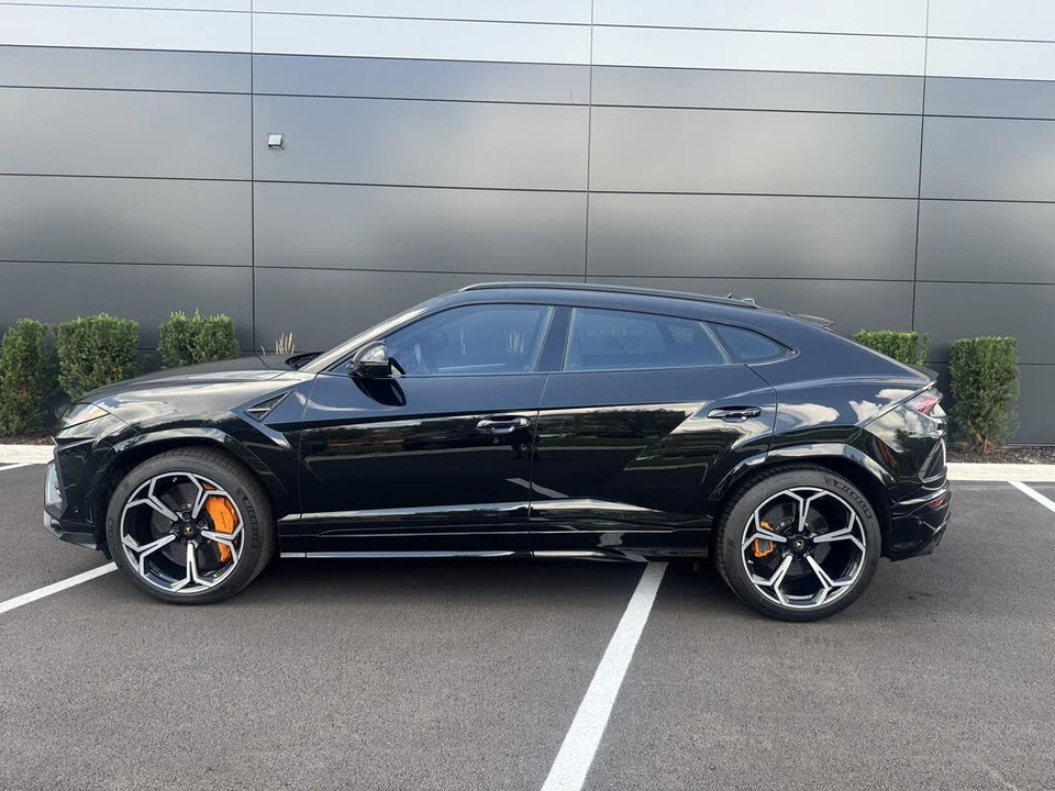 2020 Lamborghini Urus - Image 2 of 14