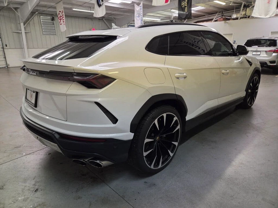 2020 Lamborghini Urus - Image 8 of 31