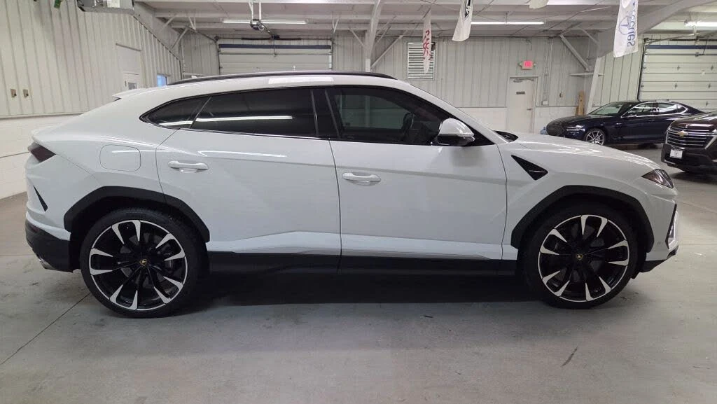 2020 Lamborghini Urus - Image 9 of 31