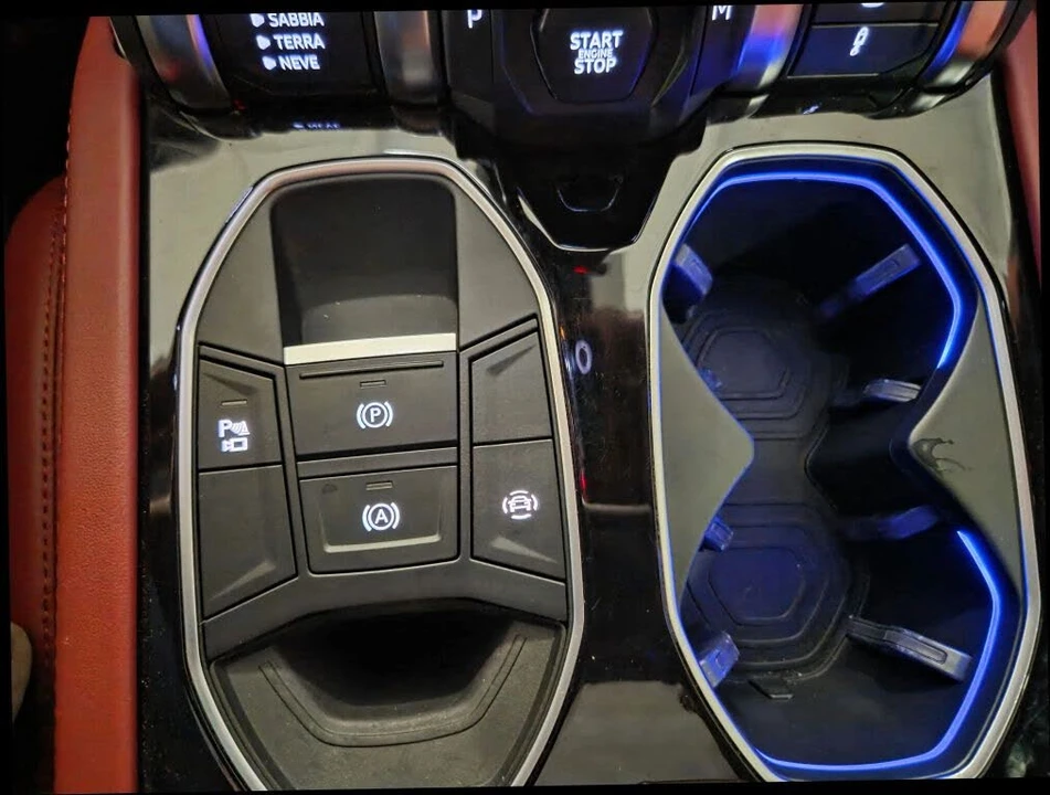 2020 Lamborghini Urus - Image 27 of 31