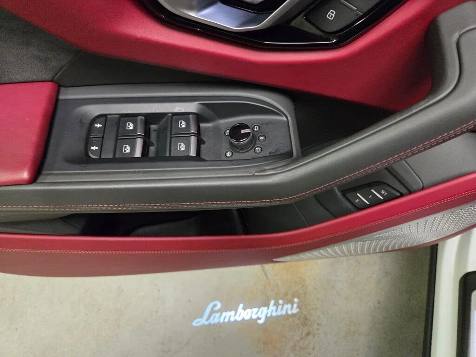 2020 Lamborghini Urus - Image 17 of 31
