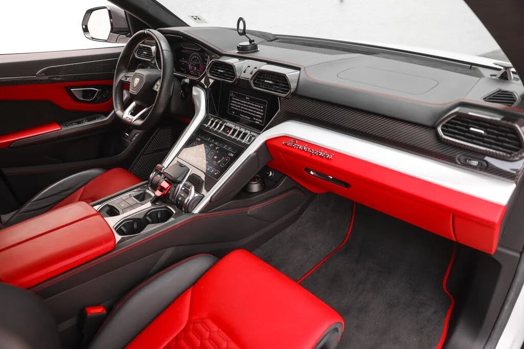 2020 Lamborghini Urus - Image 25 of 31