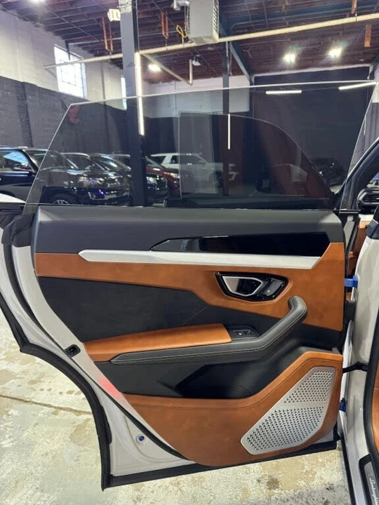 2020 Lamborghini Urus - Image 28 of 31