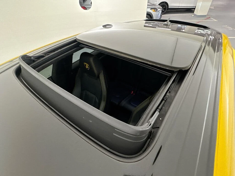 2020 Lamborghini Urus - Image 23 of 31