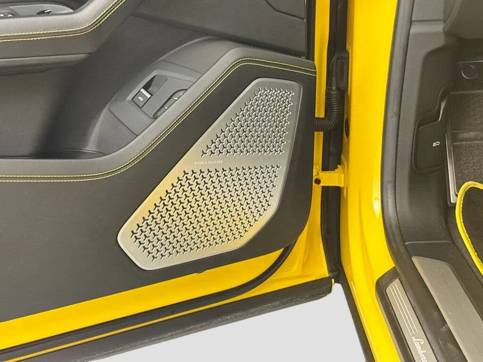 2020 Lamborghini Urus - Image 19 of 31