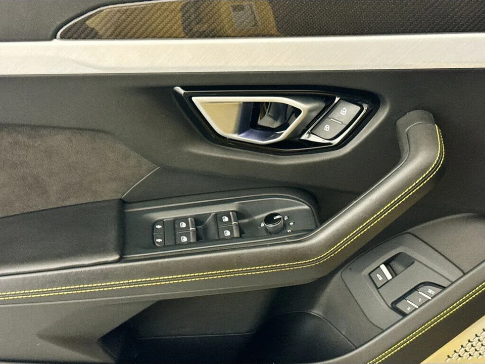 2020 Lamborghini Urus - Image 18 of 31