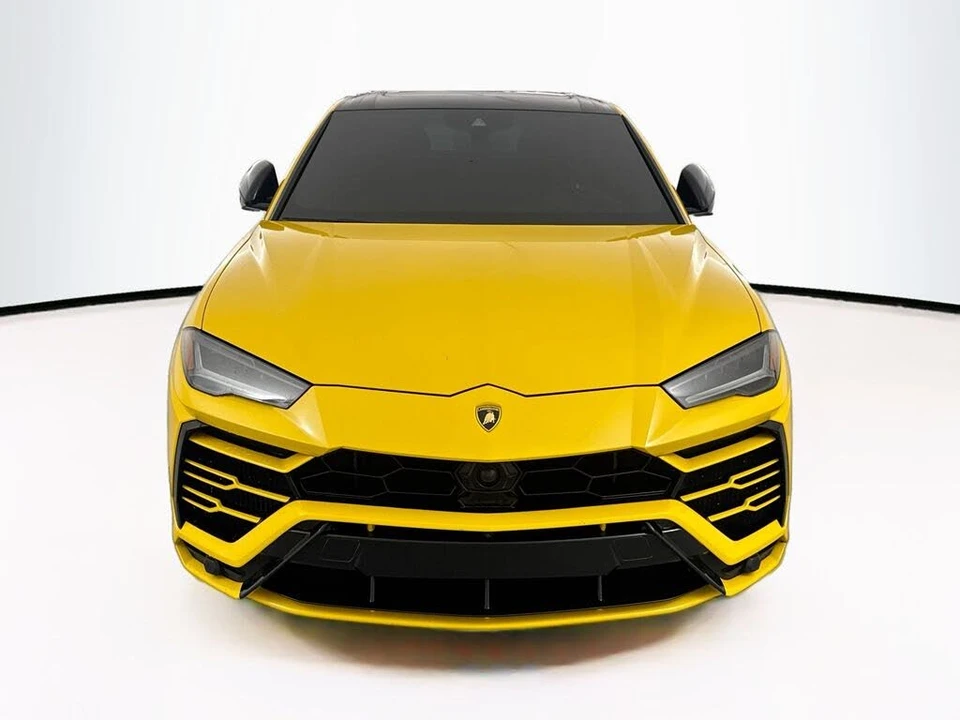2020 Lamborghini Urus - Image 2 of 31
