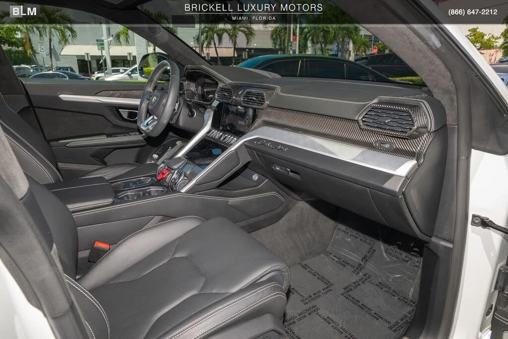 2020 Lamborghini Urus - Image 26 of 31