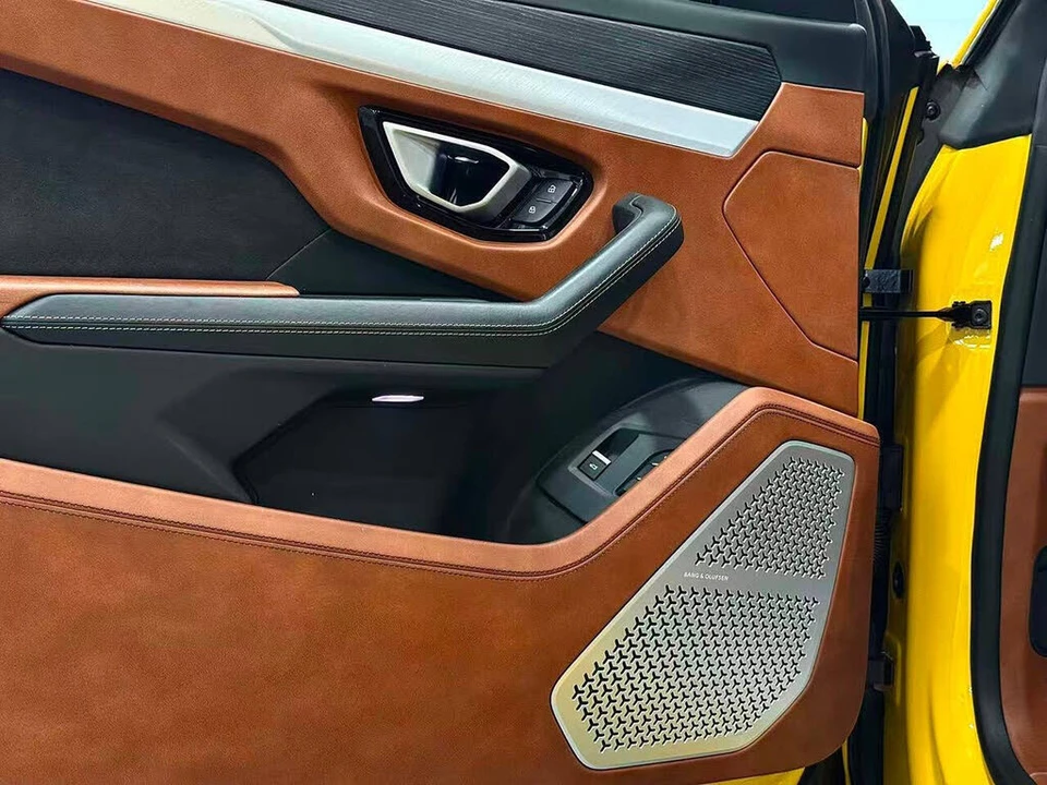 2020 Lamborghini Urus - Image 7 of 28