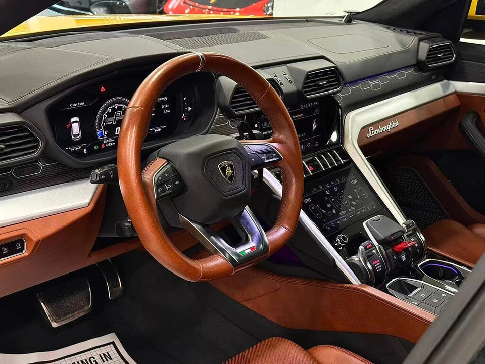 2020 Lamborghini Urus - Image 13 of 28