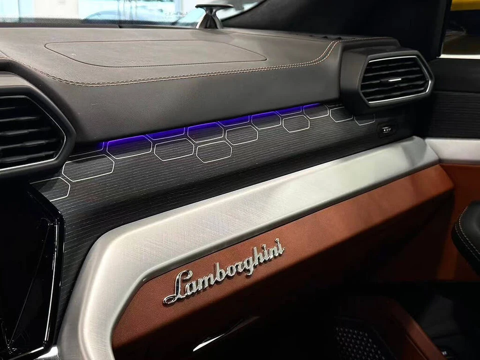 2020 Lamborghini Urus - Image 17 of 28