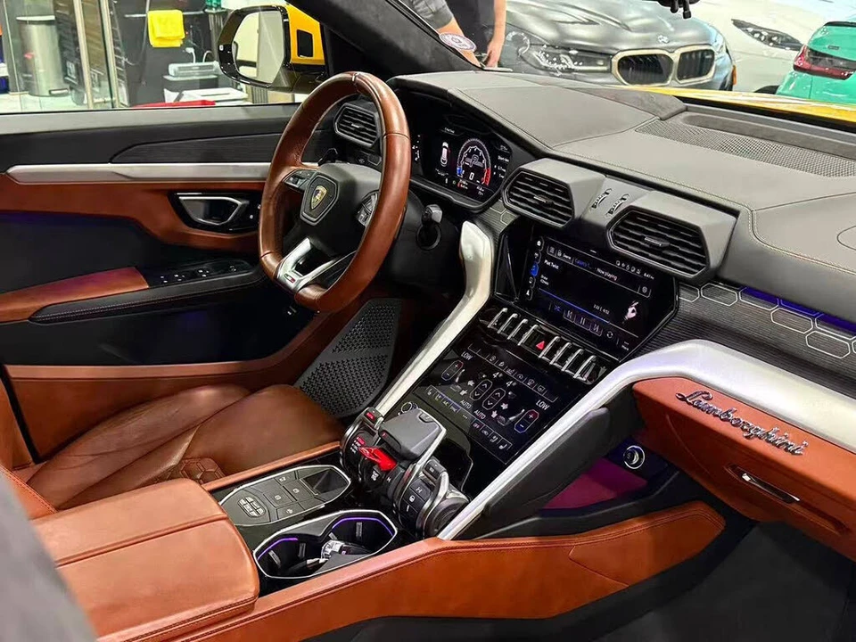 2020 Lamborghini Urus - Image 16 of 28