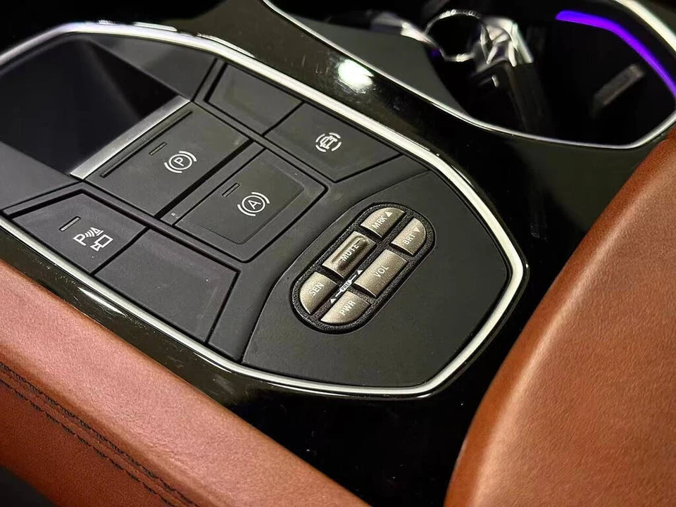 2020 Lamborghini Urus - Image 10 of 28