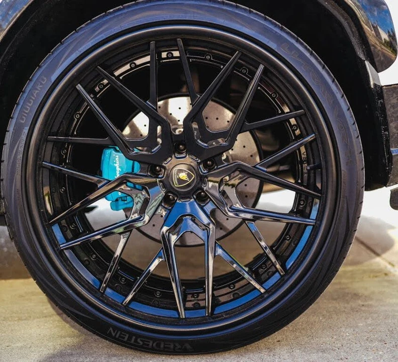 2020 Lamborghini Urus - Image 8 of 10