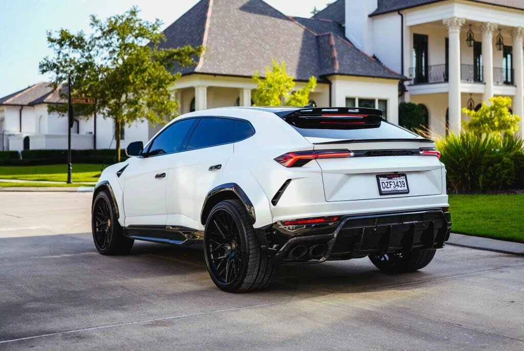 2020 Lamborghini Urus - Image 2 of 10