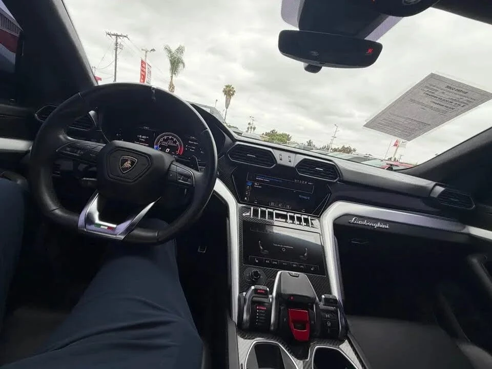 2020 Lamborghini Urus - Image 8 of 13