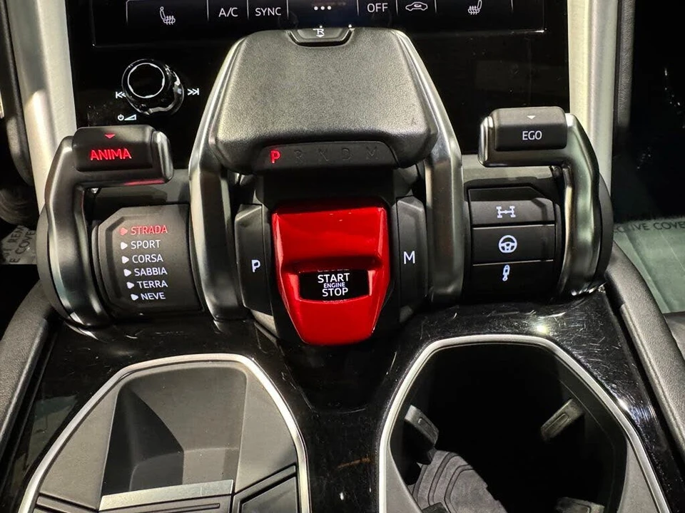 2020 Lamborghini Urus - Image 25 of 30