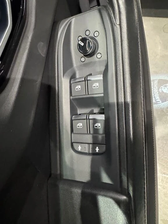 2020 Lamborghini Urus - Image 13 of 30