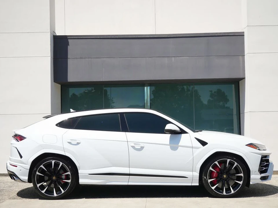 2020 Lamborghini Urus - Image 2 of 26