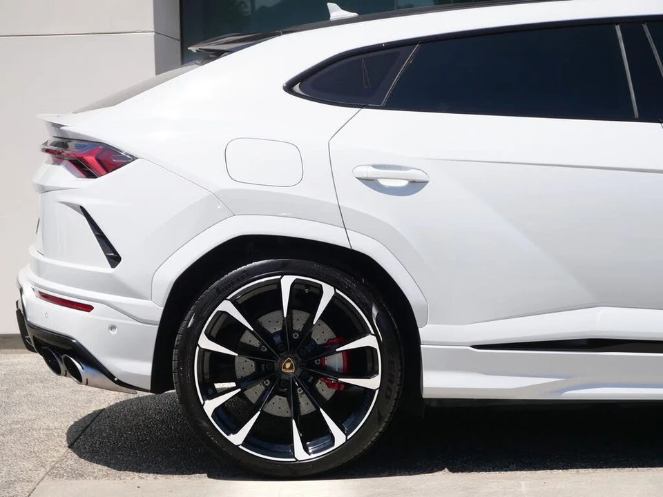 2020 Lamborghini Urus - Image 10 of 26