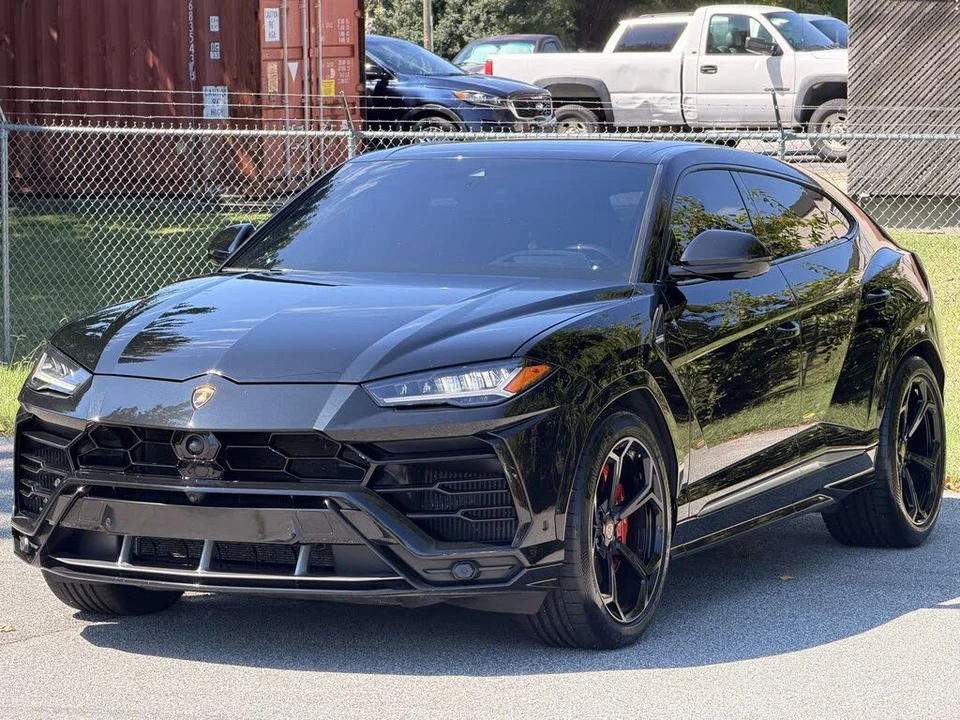 2020 Lamborghini Urus - Image 2 of 31