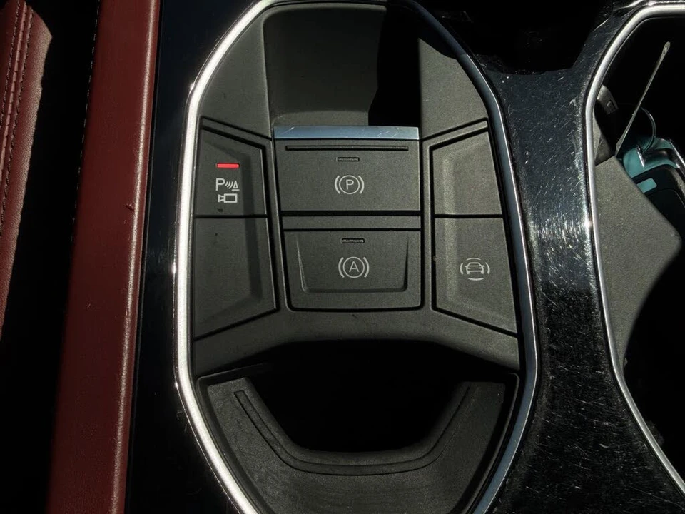 2020 Lamborghini Urus - Image 30 of 31