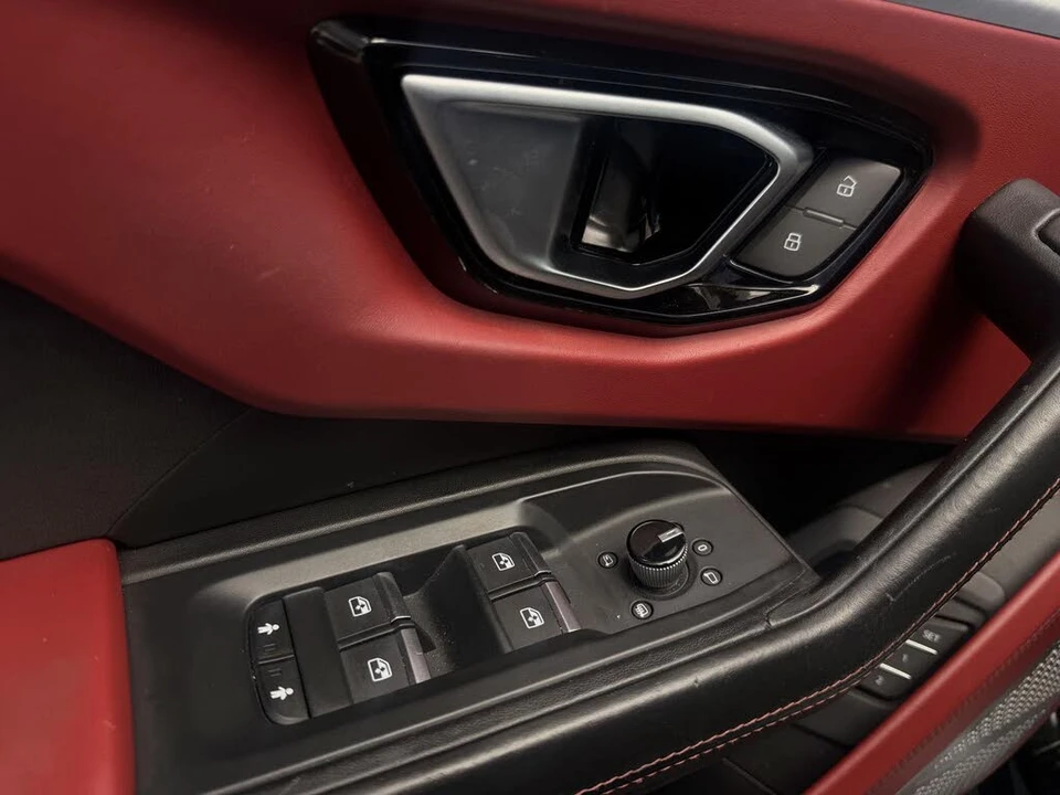 2020 Lamborghini Urus - Image 27 of 31