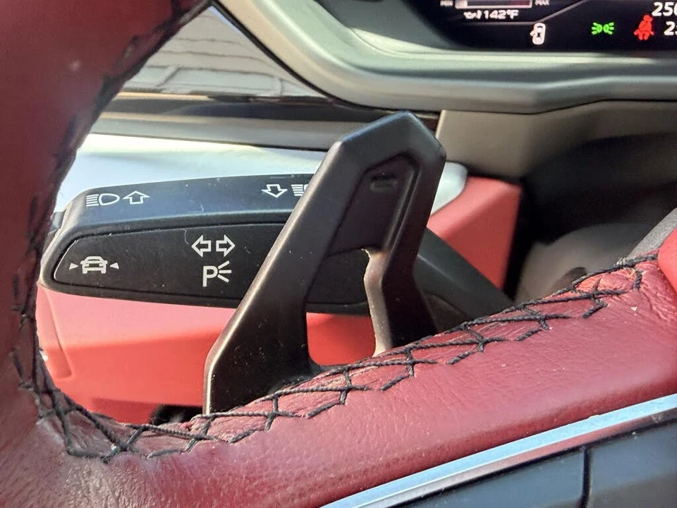2020 Lamborghini Urus - Image 13 of 31