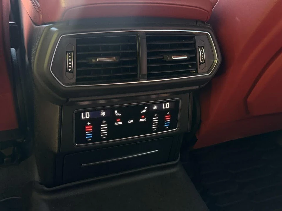 2020 Lamborghini Urus - Image 29 of 31
