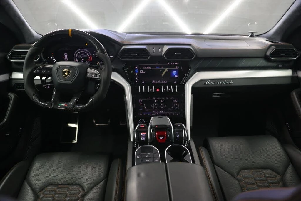 2020 Lamborghini Urus - Image 29 of 31