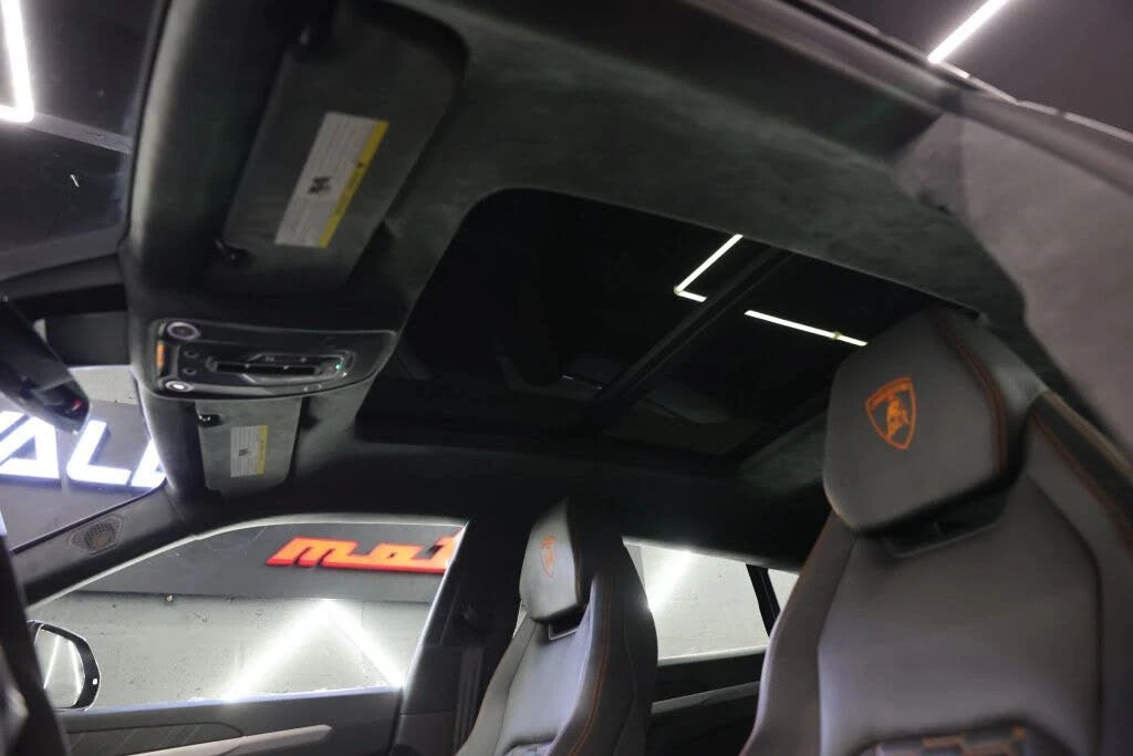 2020 Lamborghini Urus - Image 15 of 31