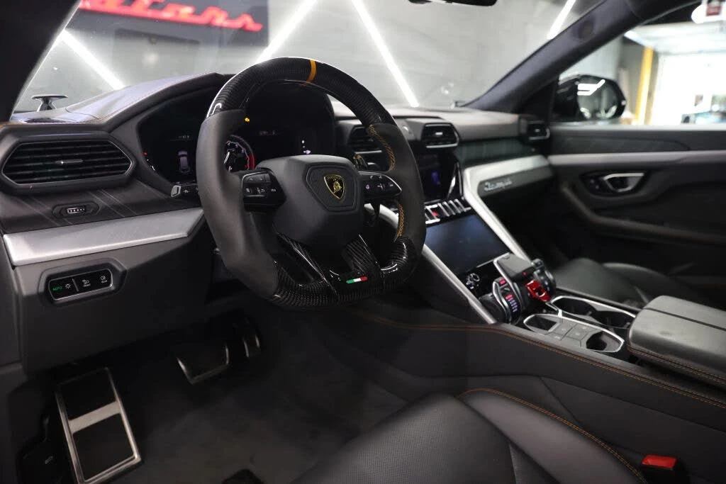 2020 Lamborghini Urus - Image 28 of 31