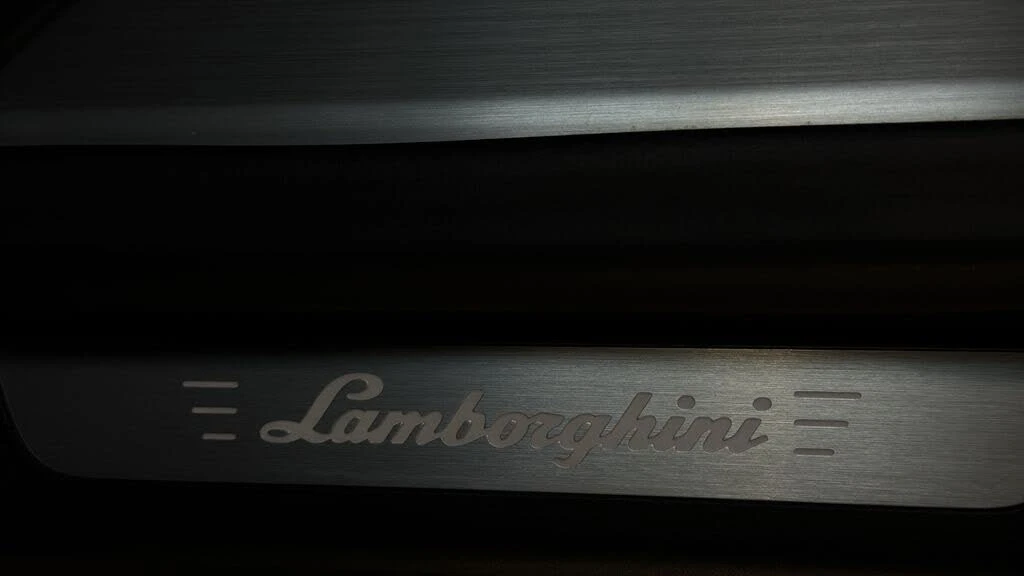 2020 Lamborghini Urus - Image 25 of 31