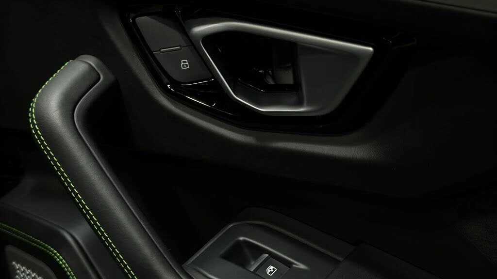 2020 Lamborghini Urus - Image 19 of 31