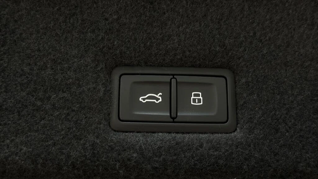 2020 Lamborghini Urus - Image 11 of 31