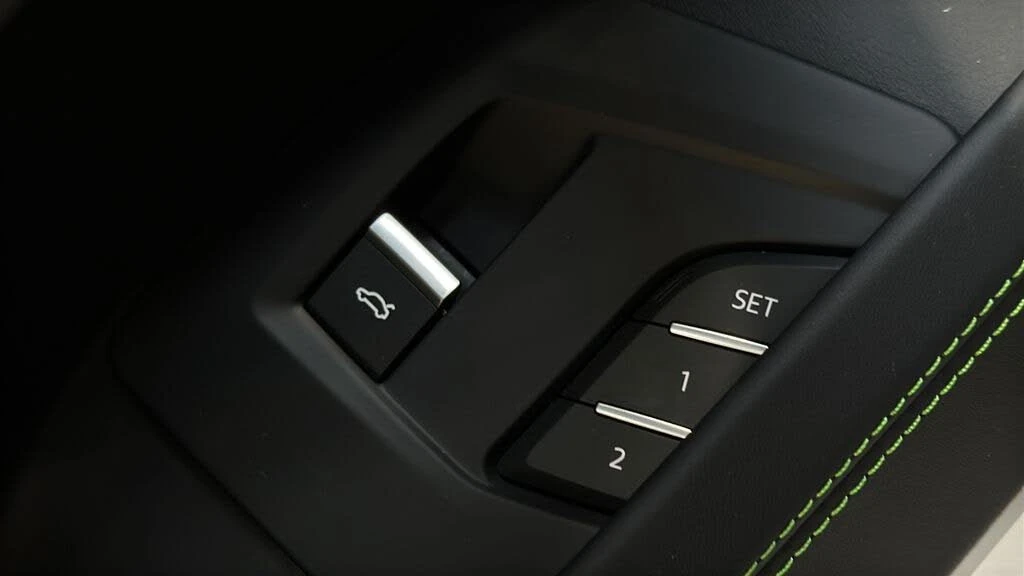 2020 Lamborghini Urus - Image 28 of 31