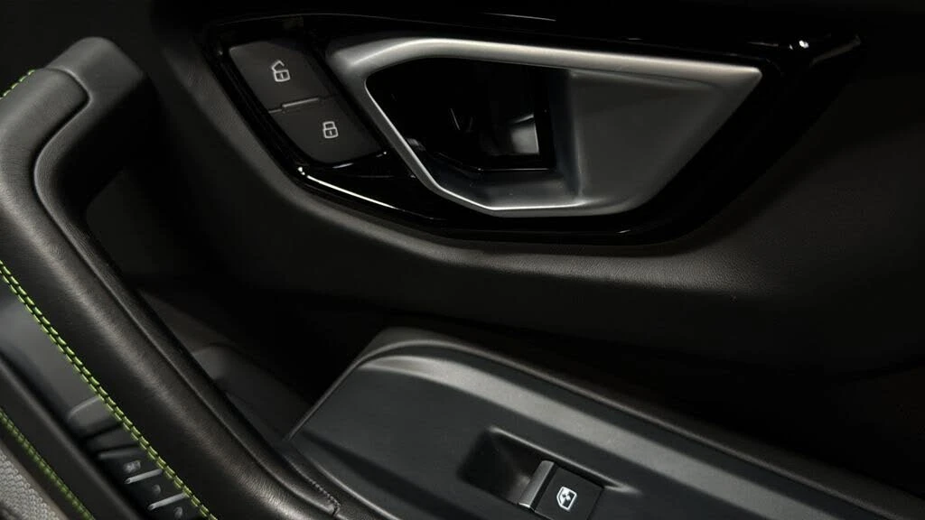 2020 Lamborghini Urus - Image 13 of 31