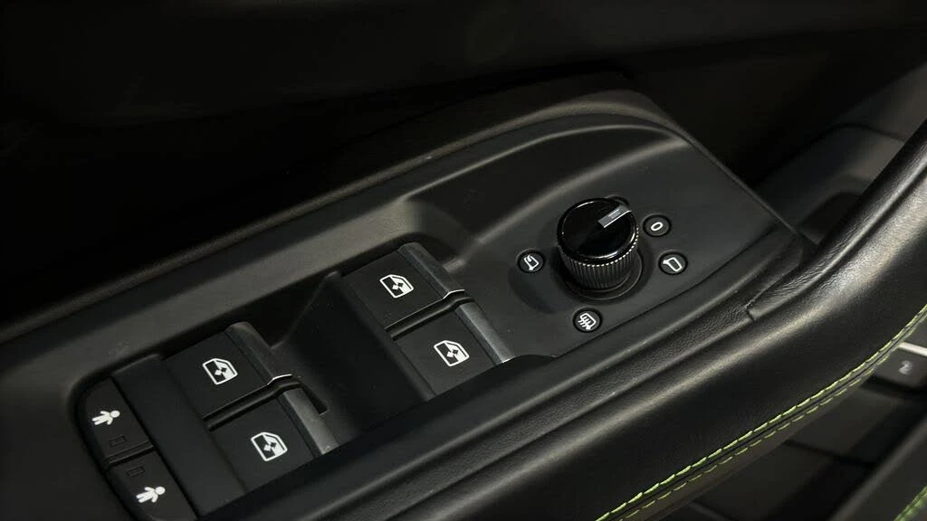 2020 Lamborghini Urus - Image 27 of 31