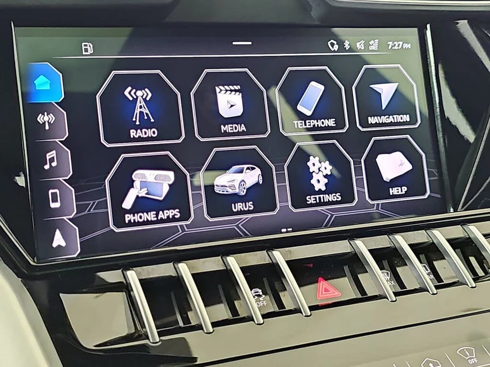 2020 Lamborghini Urus - Image 18 of 31